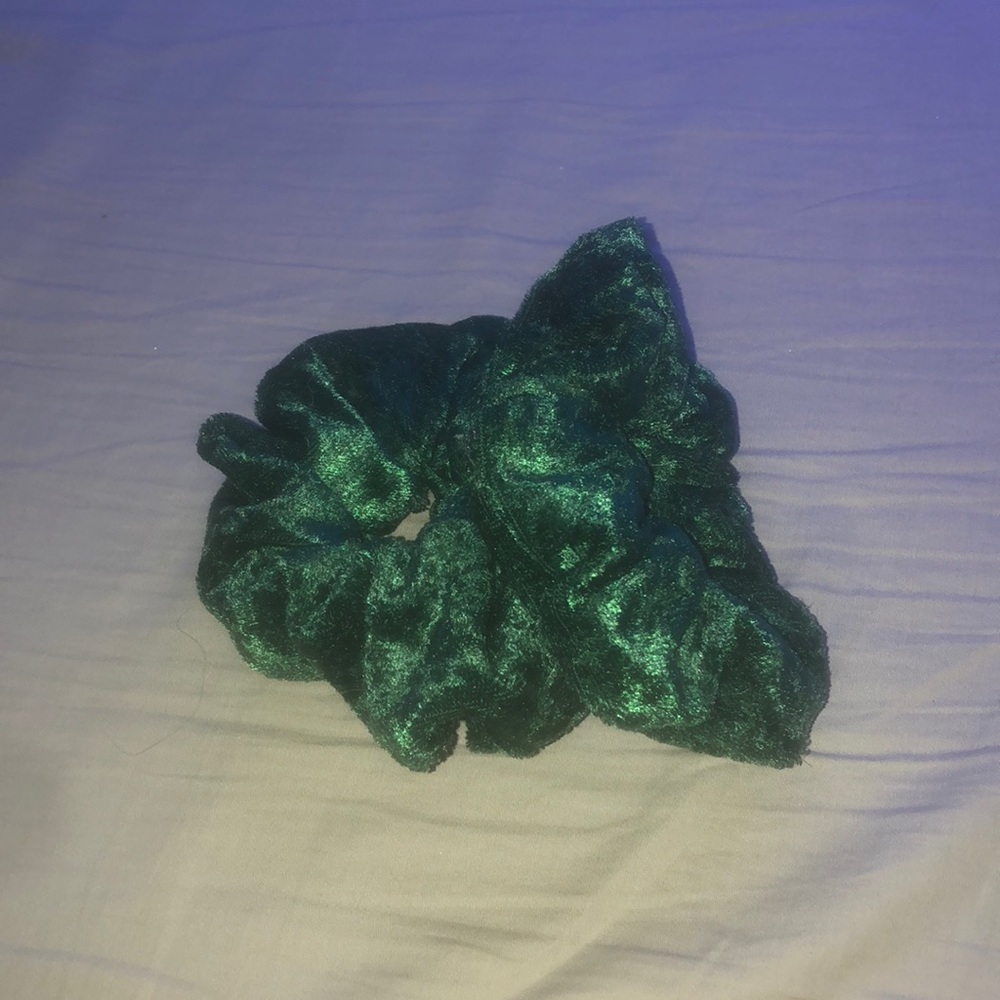 pack of 2 green scrunchies